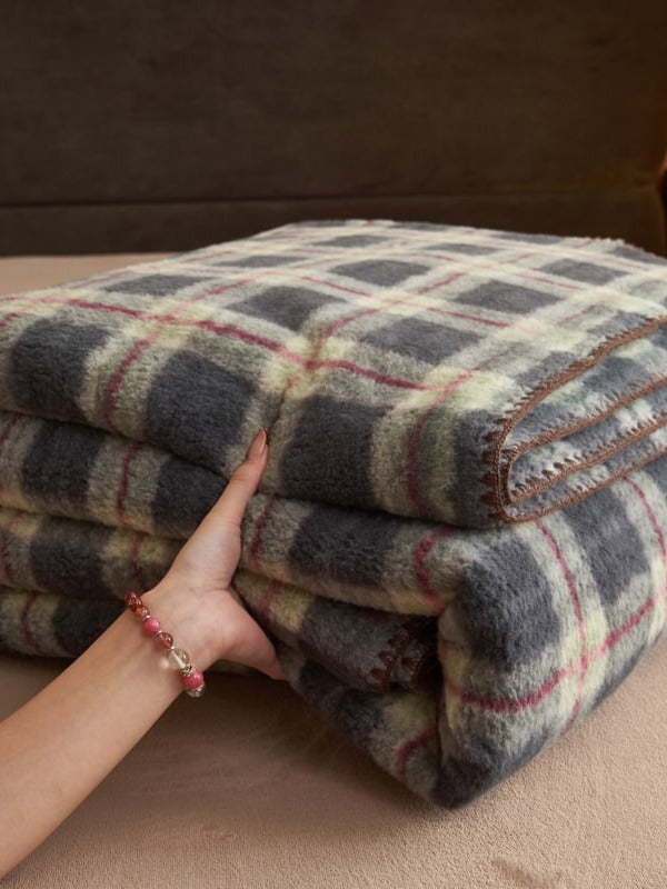 Heritage Plaid Double-Layer Fleece Throw Blanket original reference image 37