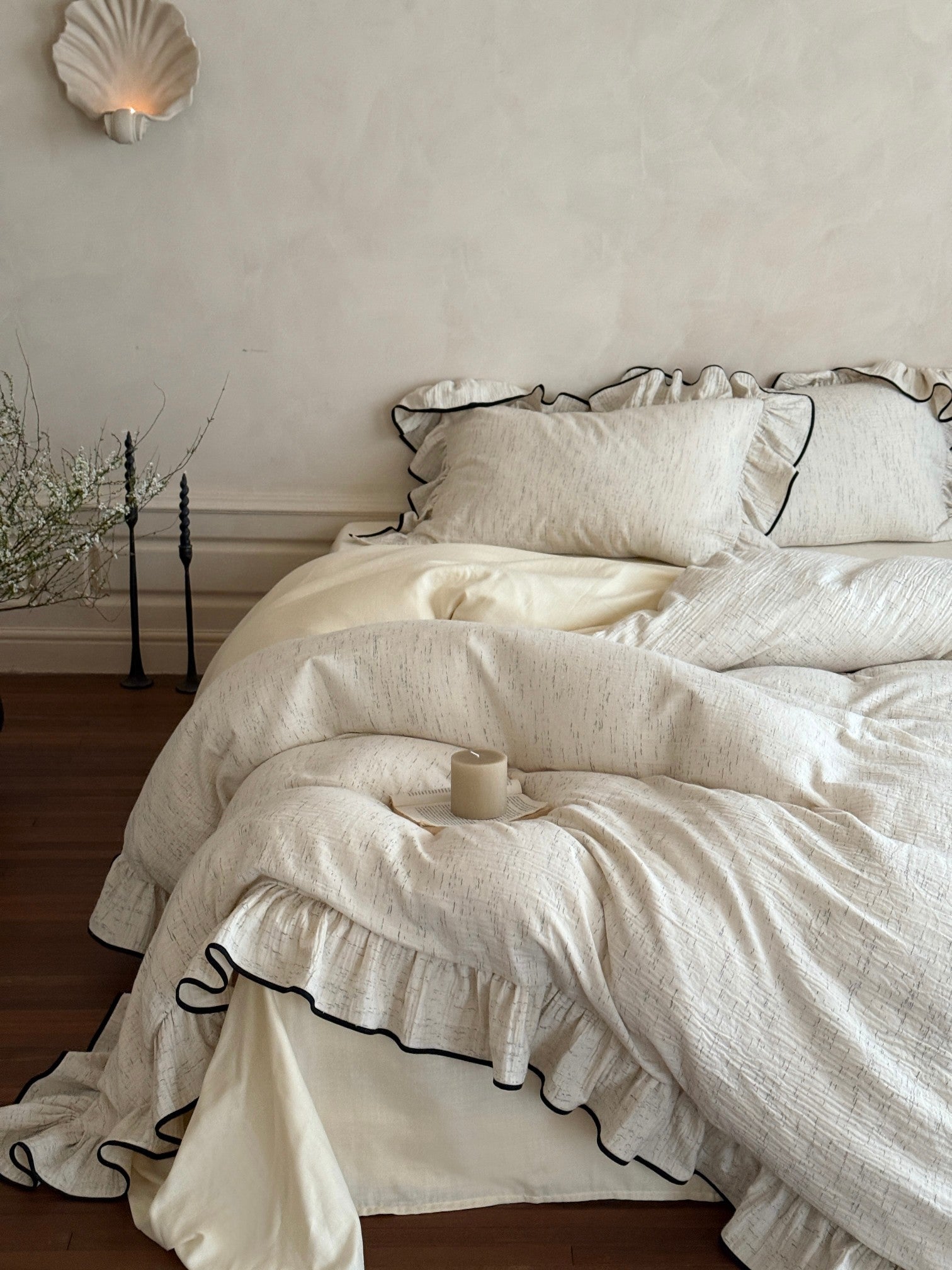 Ivory Black Piped Ruffle Cotton Muslin Duvet Cover original reference image 4