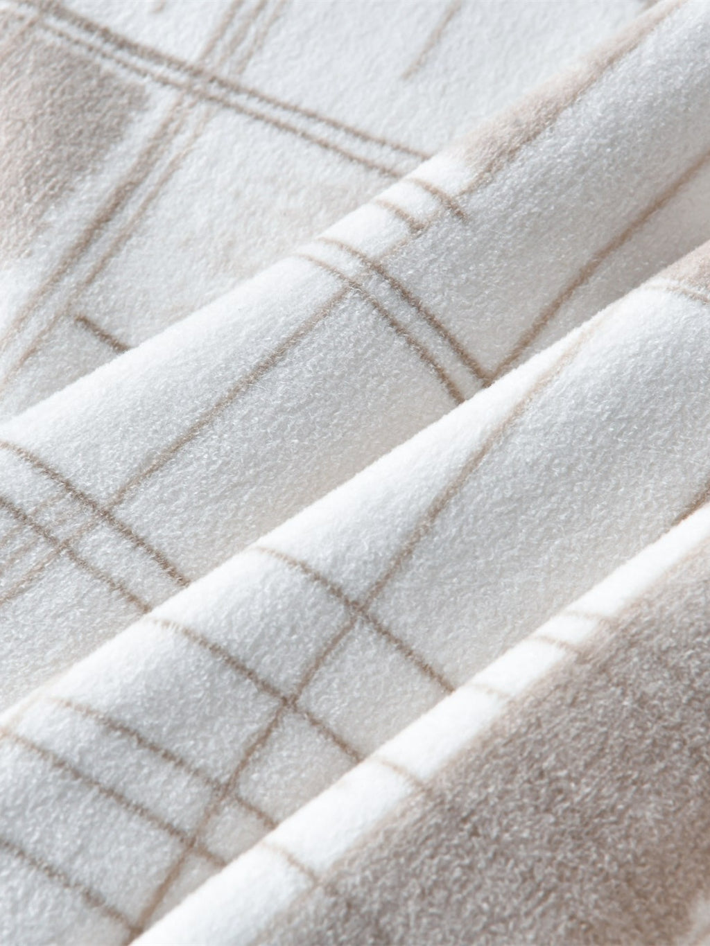 Mosaic Edge Plush Throw Blanket original reference image 4
