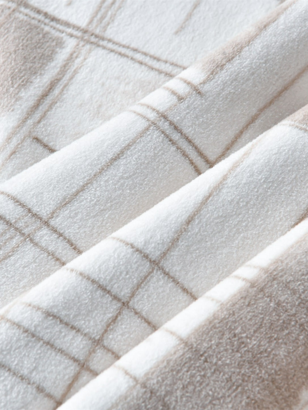 Mosaic Edge Plush Throw Blanket original reference image 4