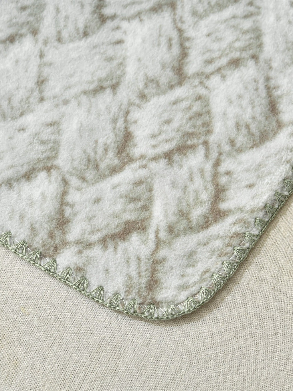 Mosaic Edge Plush Throw Blanket original reference image 29