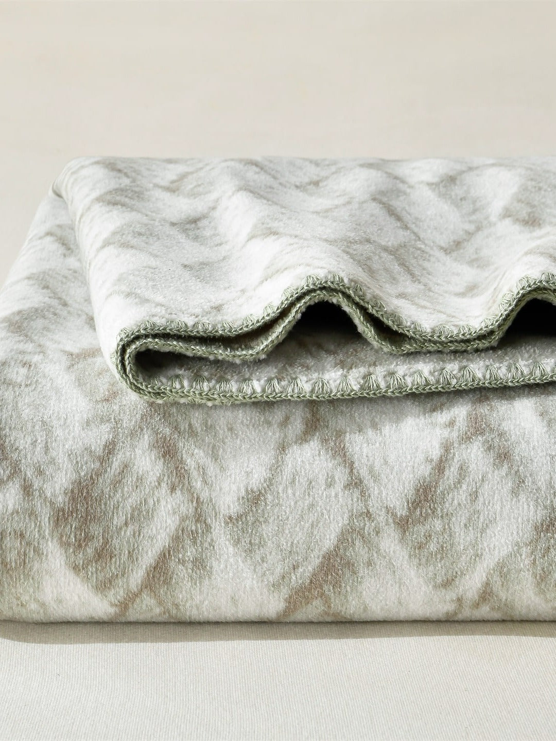 Mosaic Edge Plush Throw Blanket original reference image 30