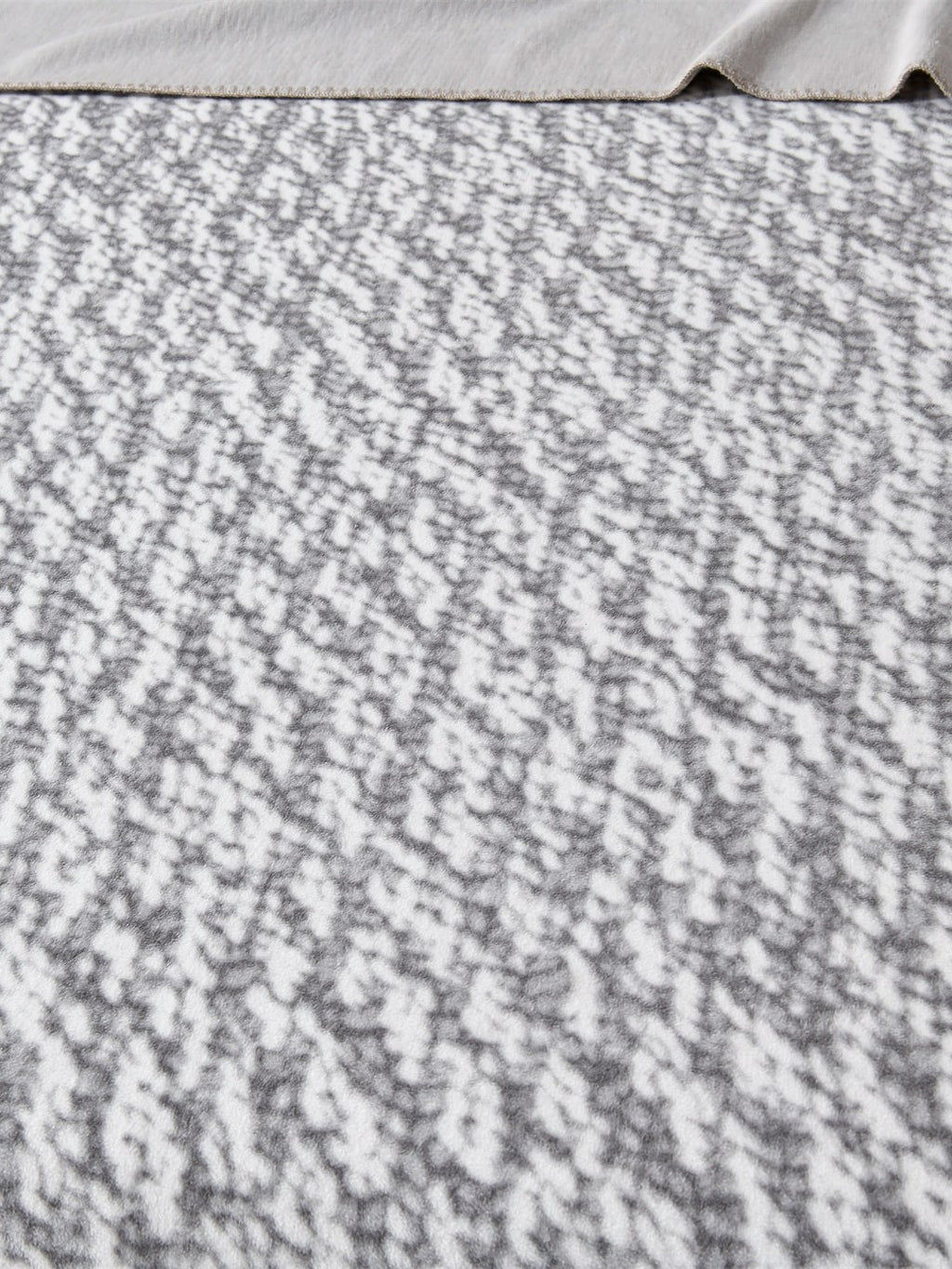 Mosaic Edge Plush Throw Blanket original reference image 33