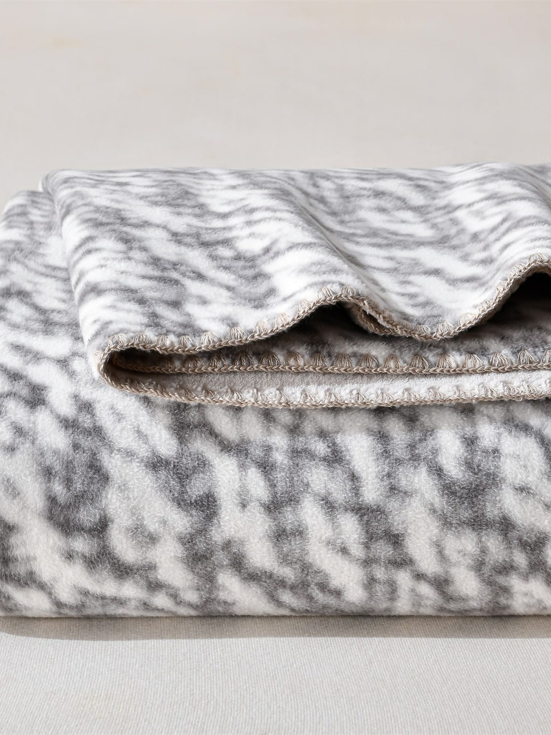 Mosaic Edge Plush Throw Blanket original reference image 36