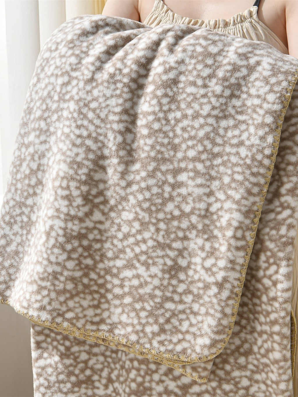 Mosaic Edge Plush Throw Blanket original reference image 37