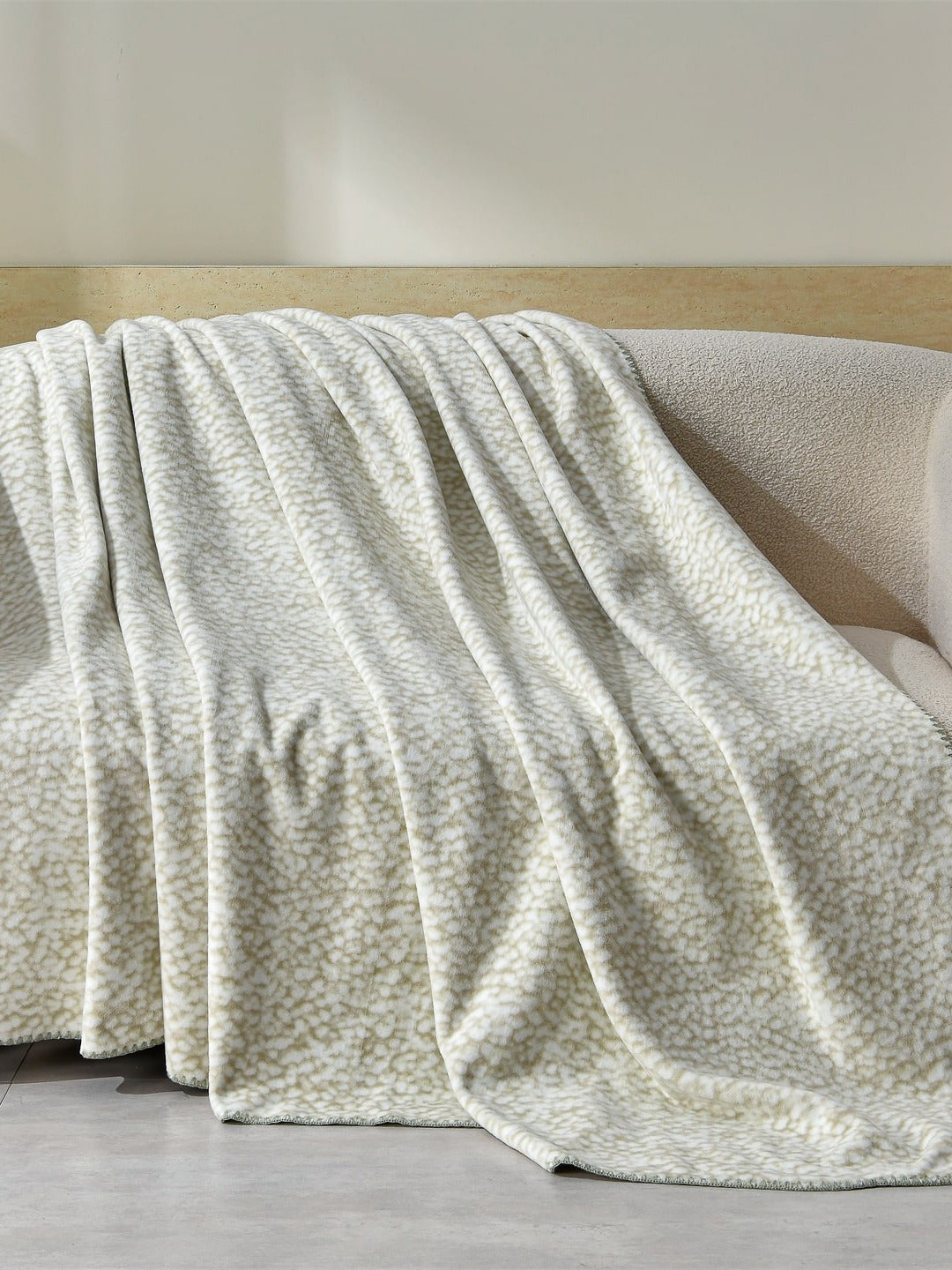Mosaic Edge Plush Throw Blanket original reference image 44