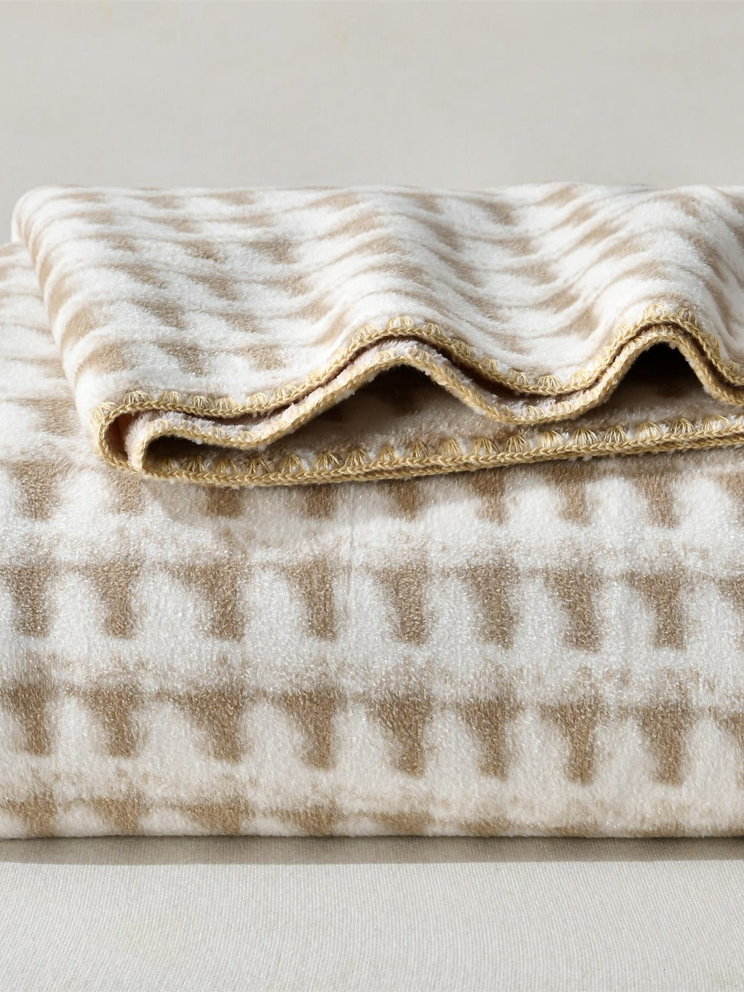 Mosaic Edge Plush Throw Blanket original reference image 54