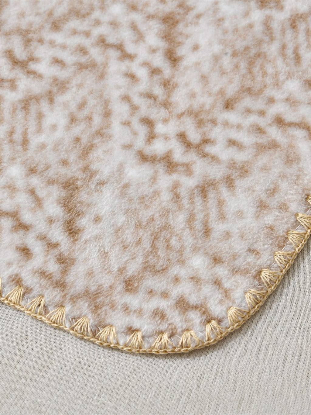 Mosaic Edge Plush Throw Blanket original reference image 59