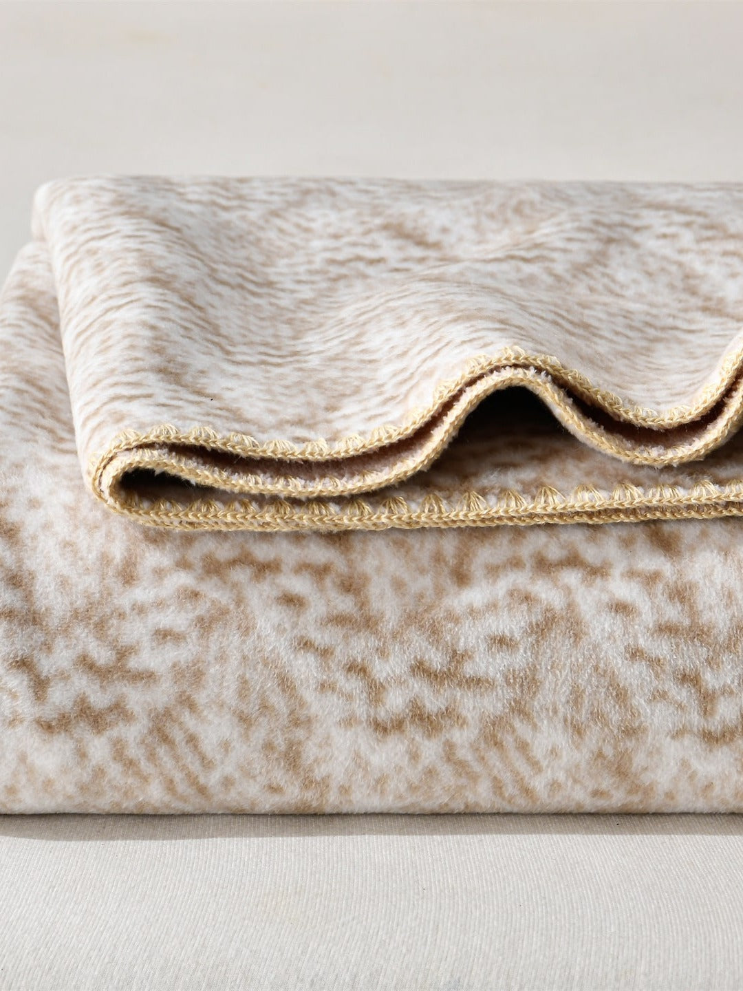 Mosaic Edge Plush Throw Blanket original reference image 60