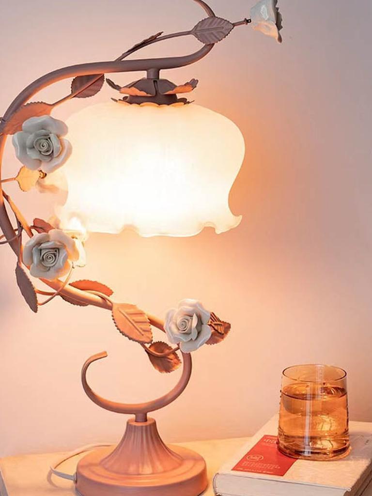 Pastoral Rose Table Lamp (2 colors)