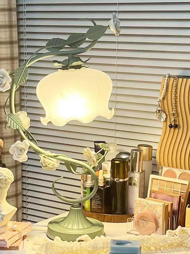 Pastoral Rose Table Lamp (2 colors)
