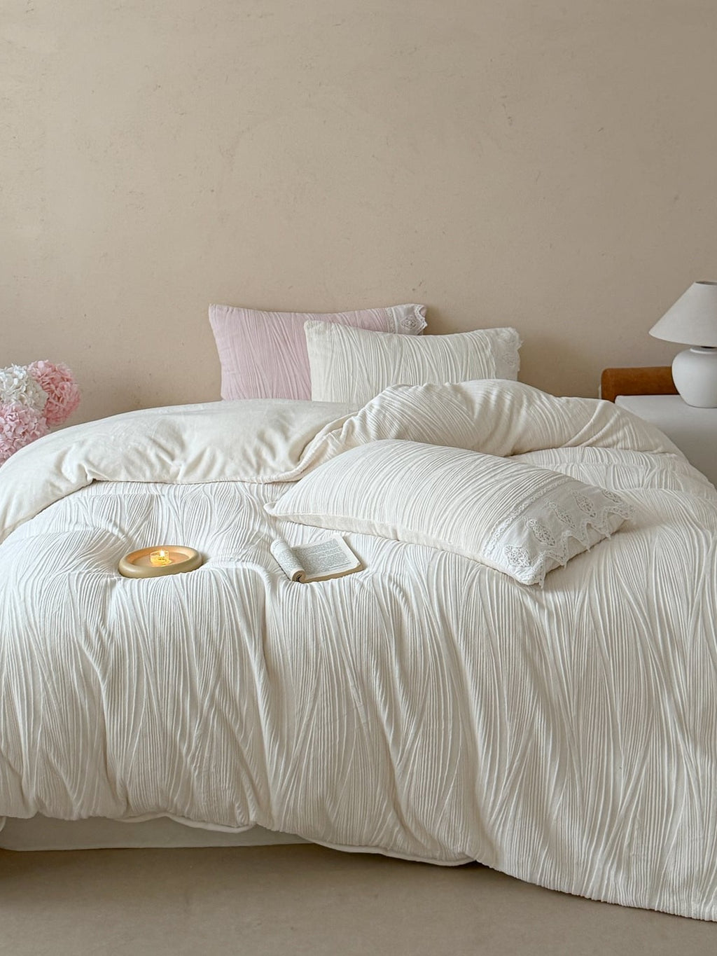 Sculpted Leaf Plush Duvet Cover Set original reference image 1