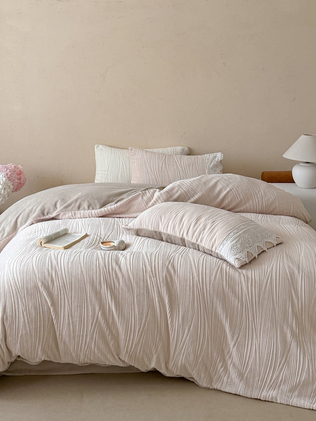 Sculpted Leaf Plush Duvet Cover Set original reference image 9