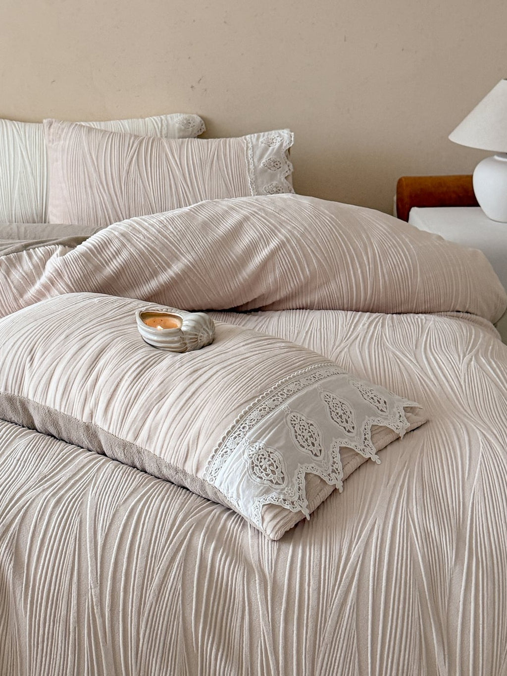 Sculpted Leaf Plush Duvet Cover Set original reference image 14