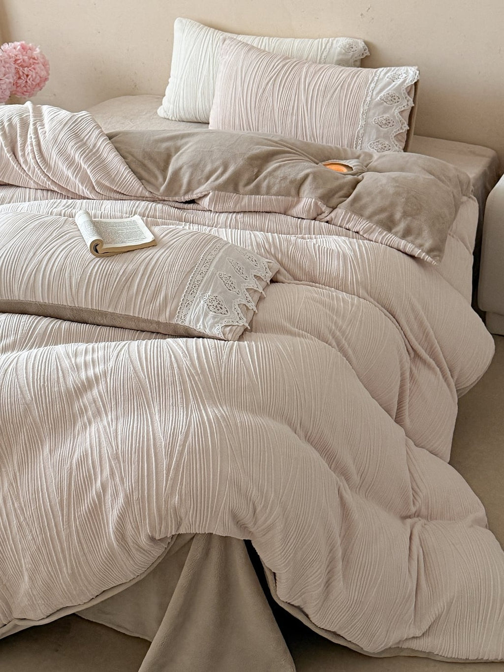 Sculpted Leaf Plush Duvet Cover Set original reference image 15