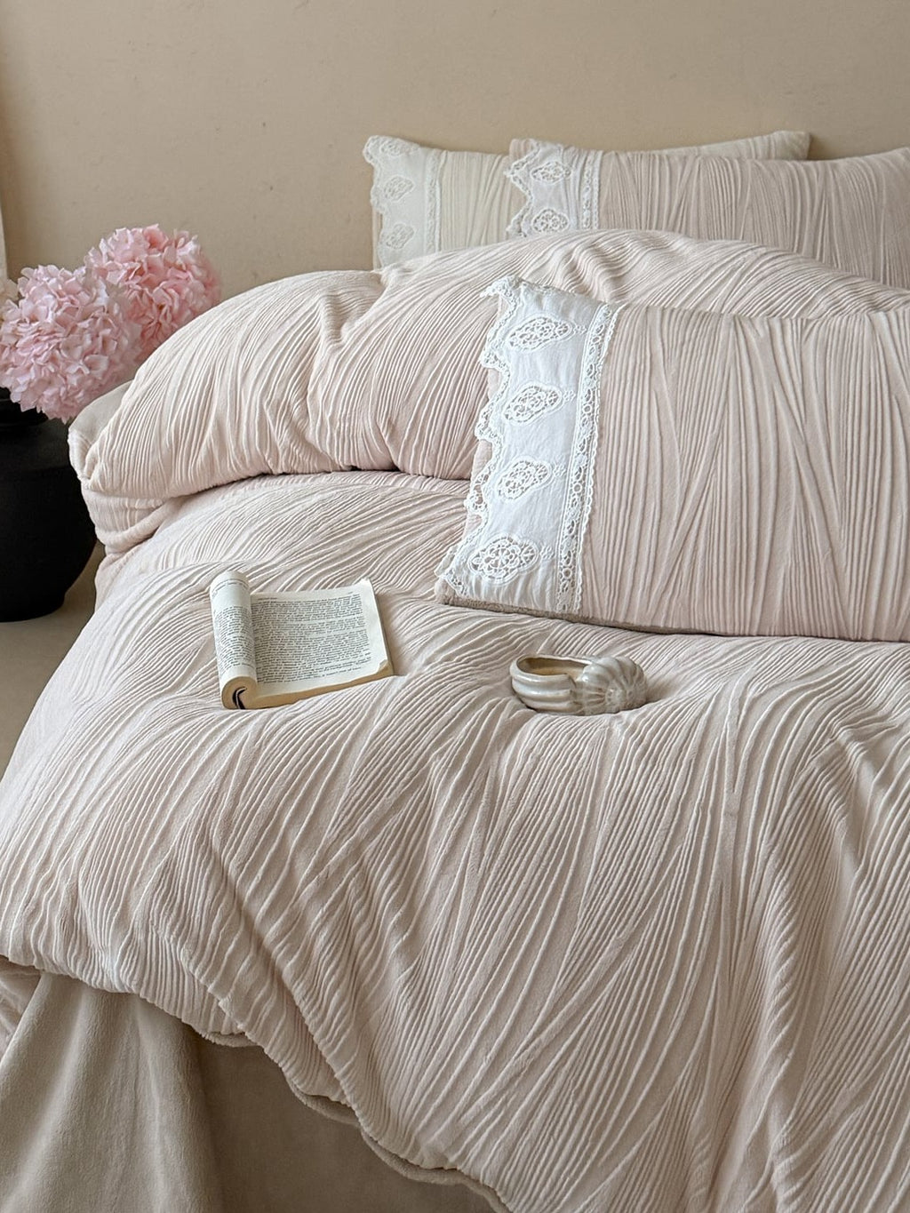 Sculpted Leaf Plush Duvet Cover Set original reference image 16