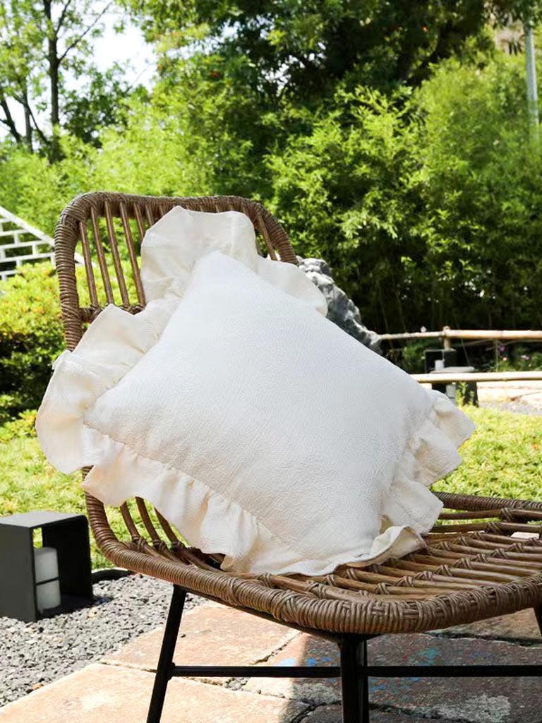 Vintage Jacquard Ruffle Throw Pillow