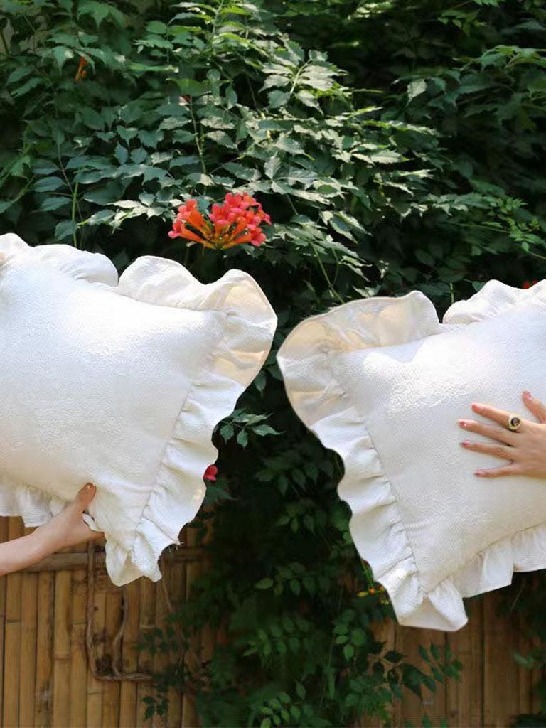 Vintage Jacquard Ruffle Throw Pillow