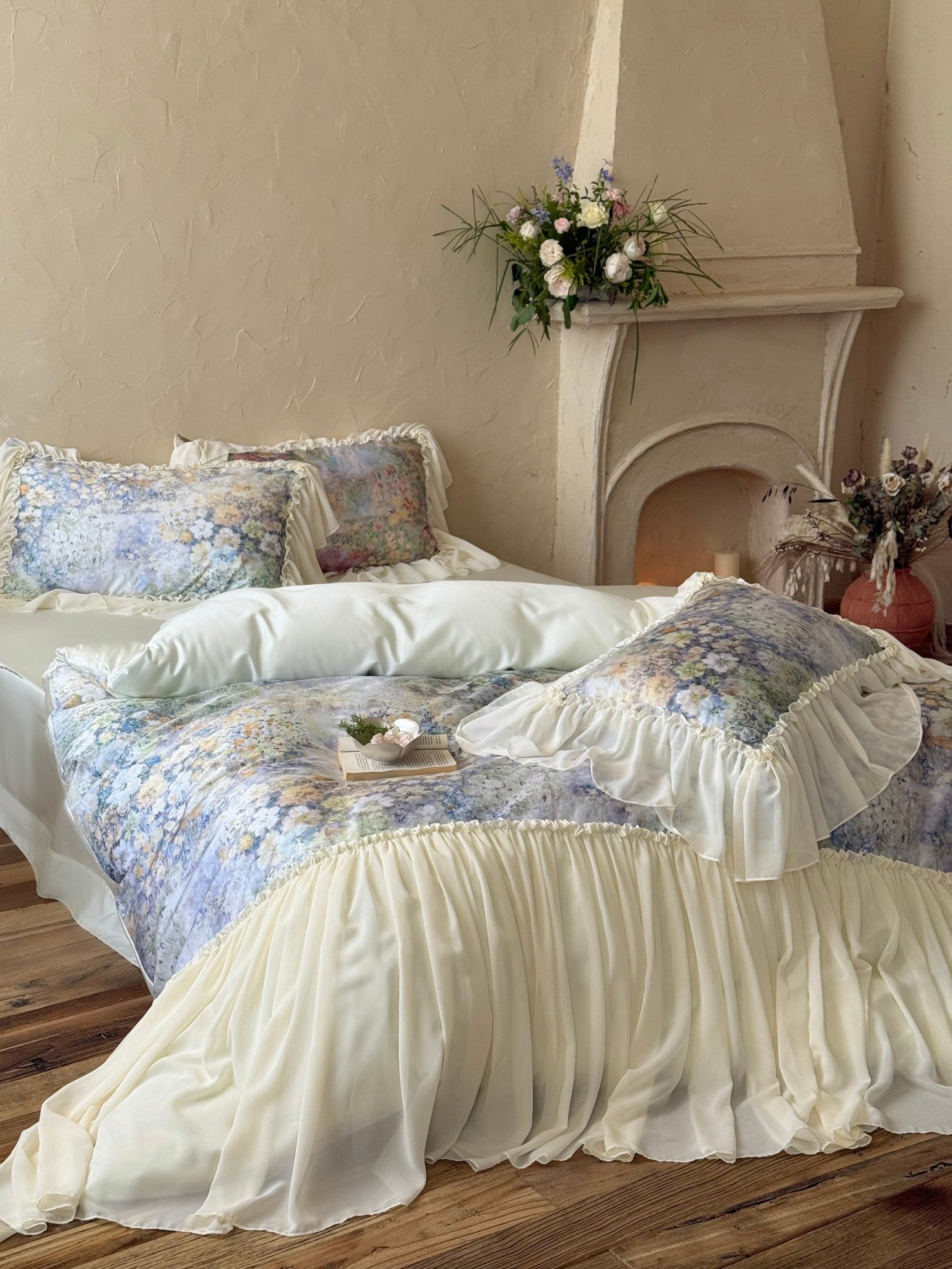 Meadow Whisper Ruffle Bedding Set