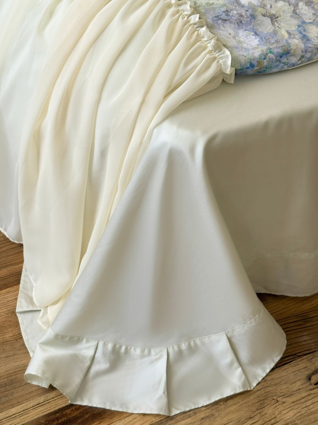 Meadow Whisper Ruffle Bedding Set