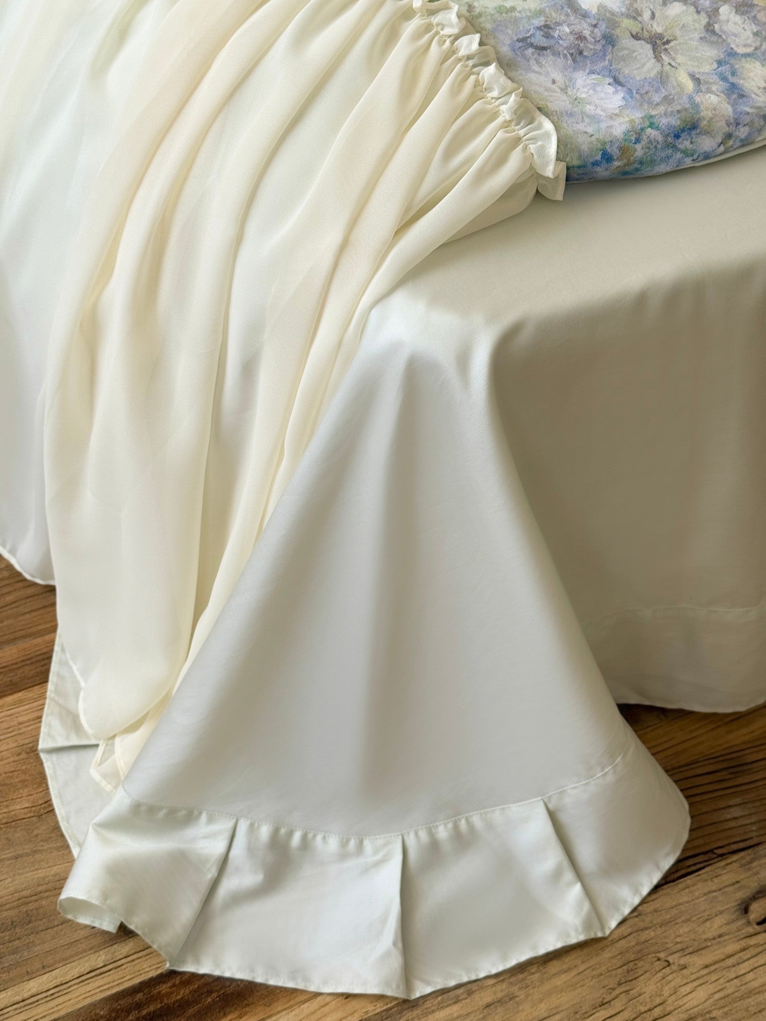 Meadow Whisper Ruffle Bedding Set