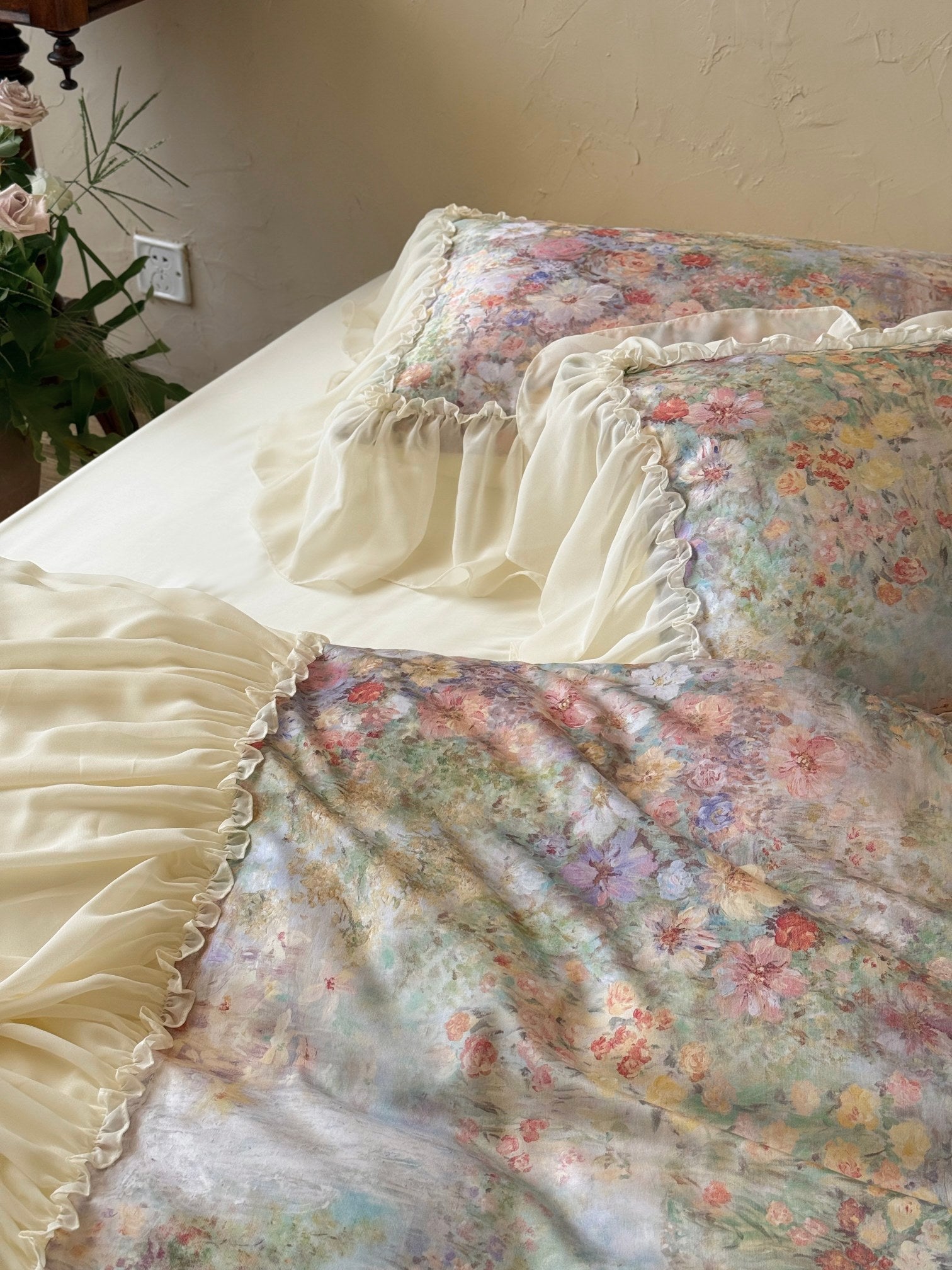 Oil Garden Veil Ruffle Bedding Set