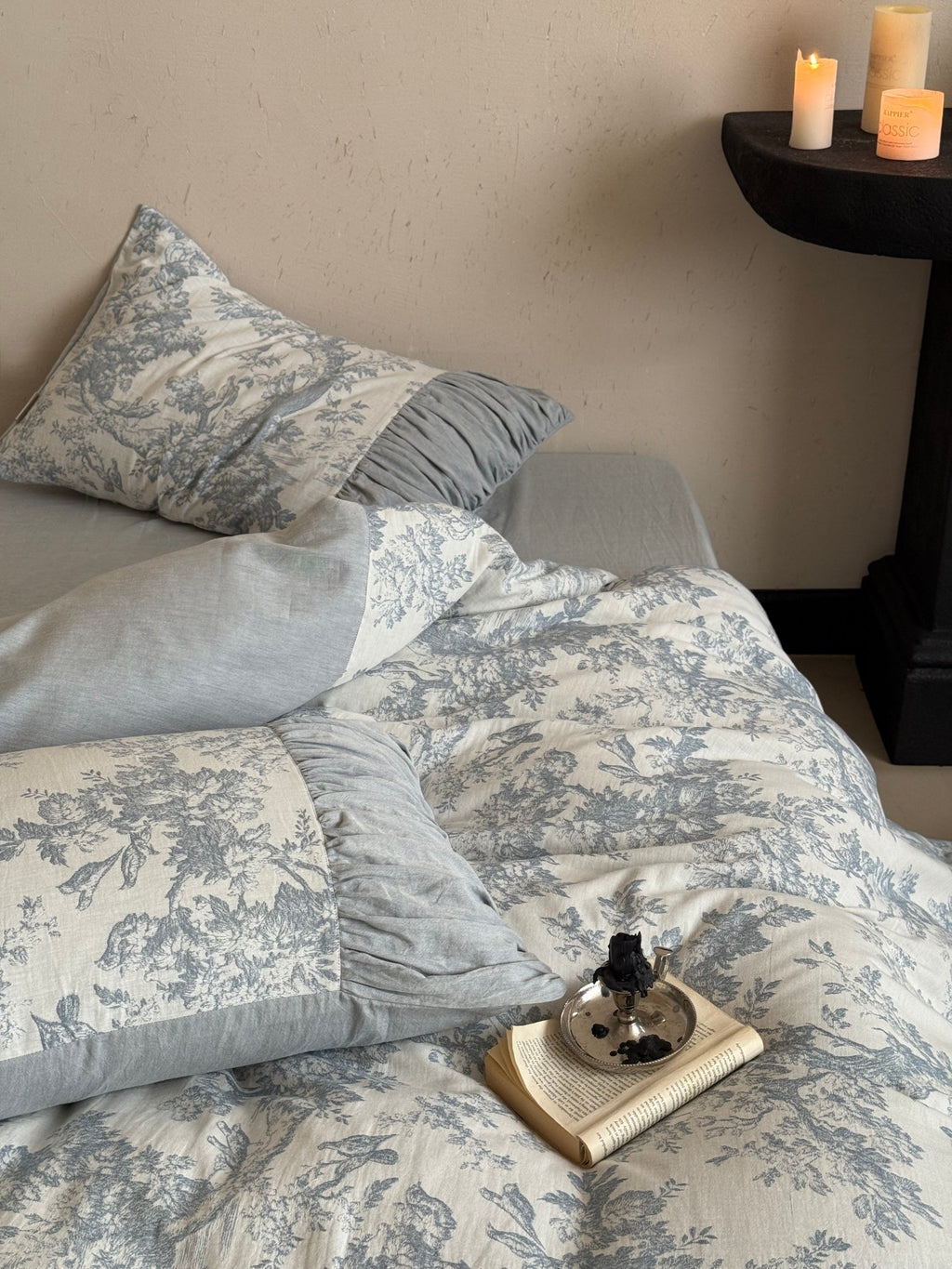 Quiet Manor Toile Ruched Bedding Set