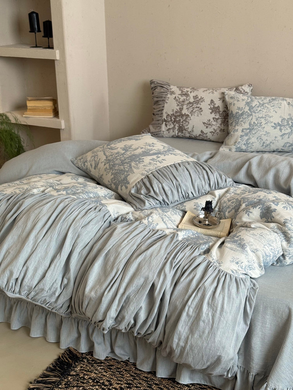 Quiet Manor Toile Ruched Bedding Set