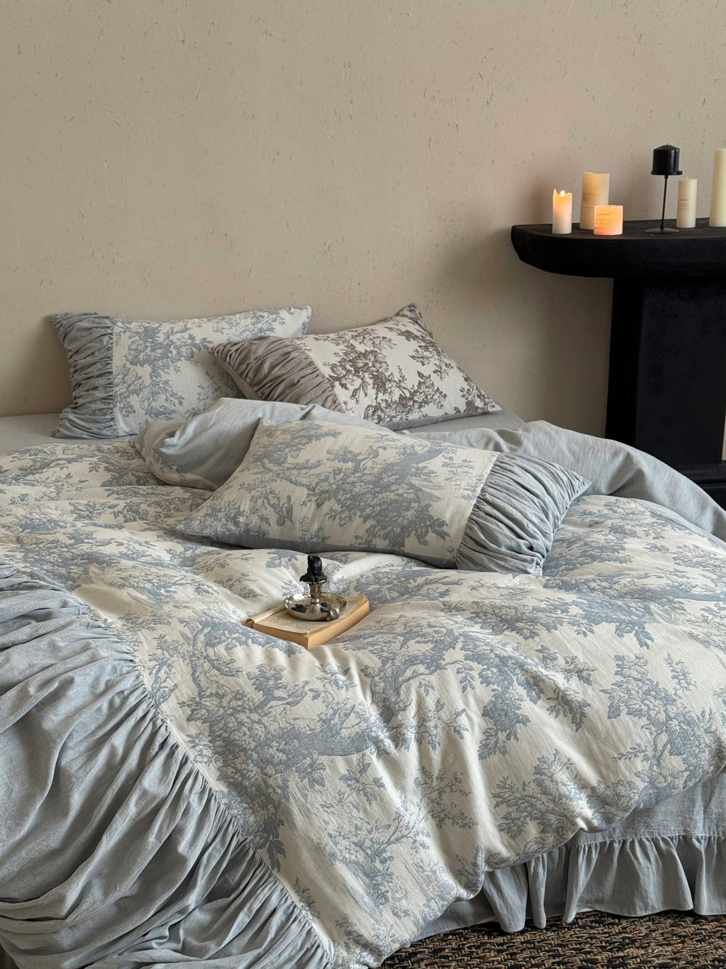 Quiet Manor Toile Ruched Bedding Set