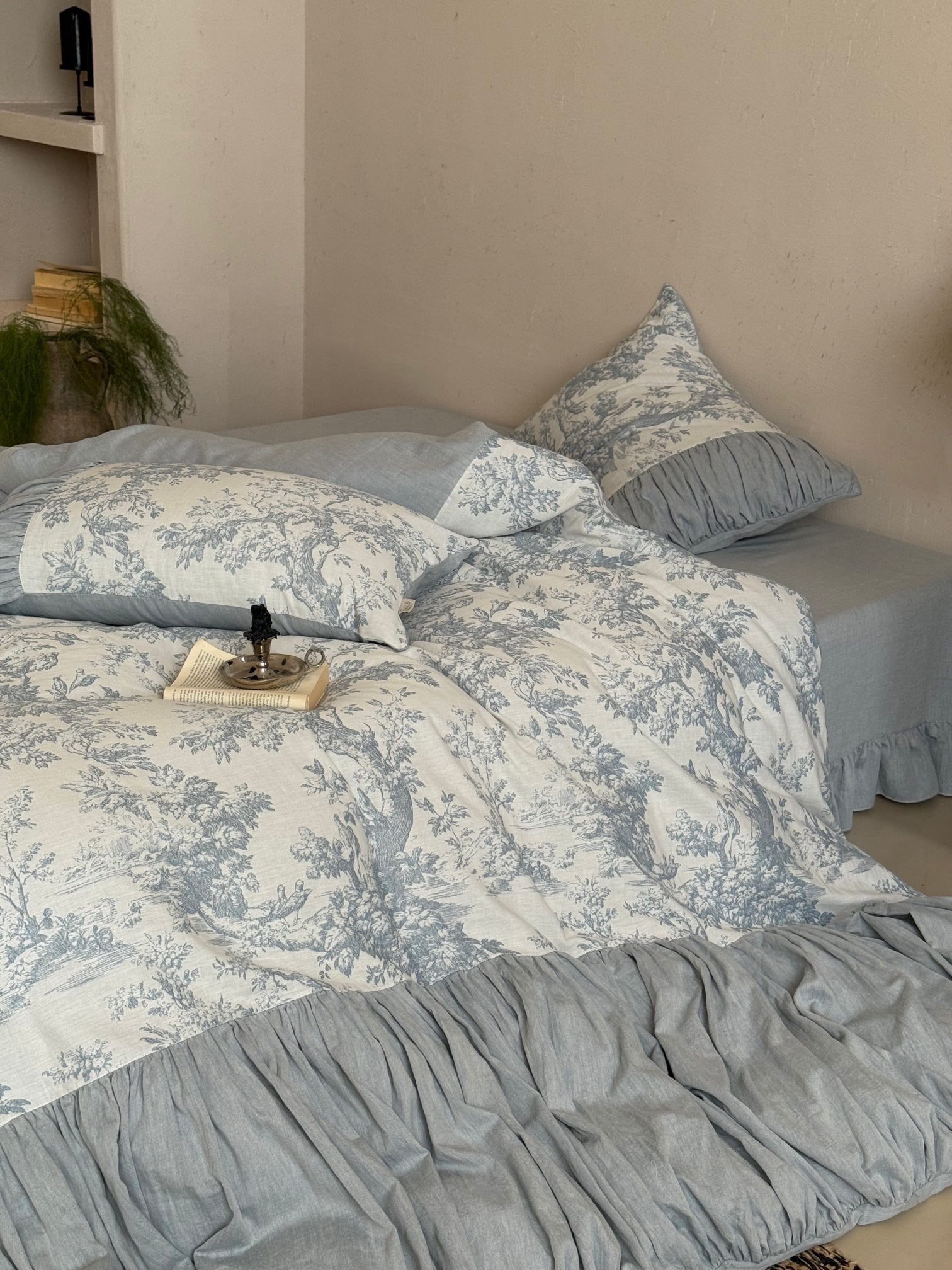 Quiet Manor Toile Ruched Bedding Set