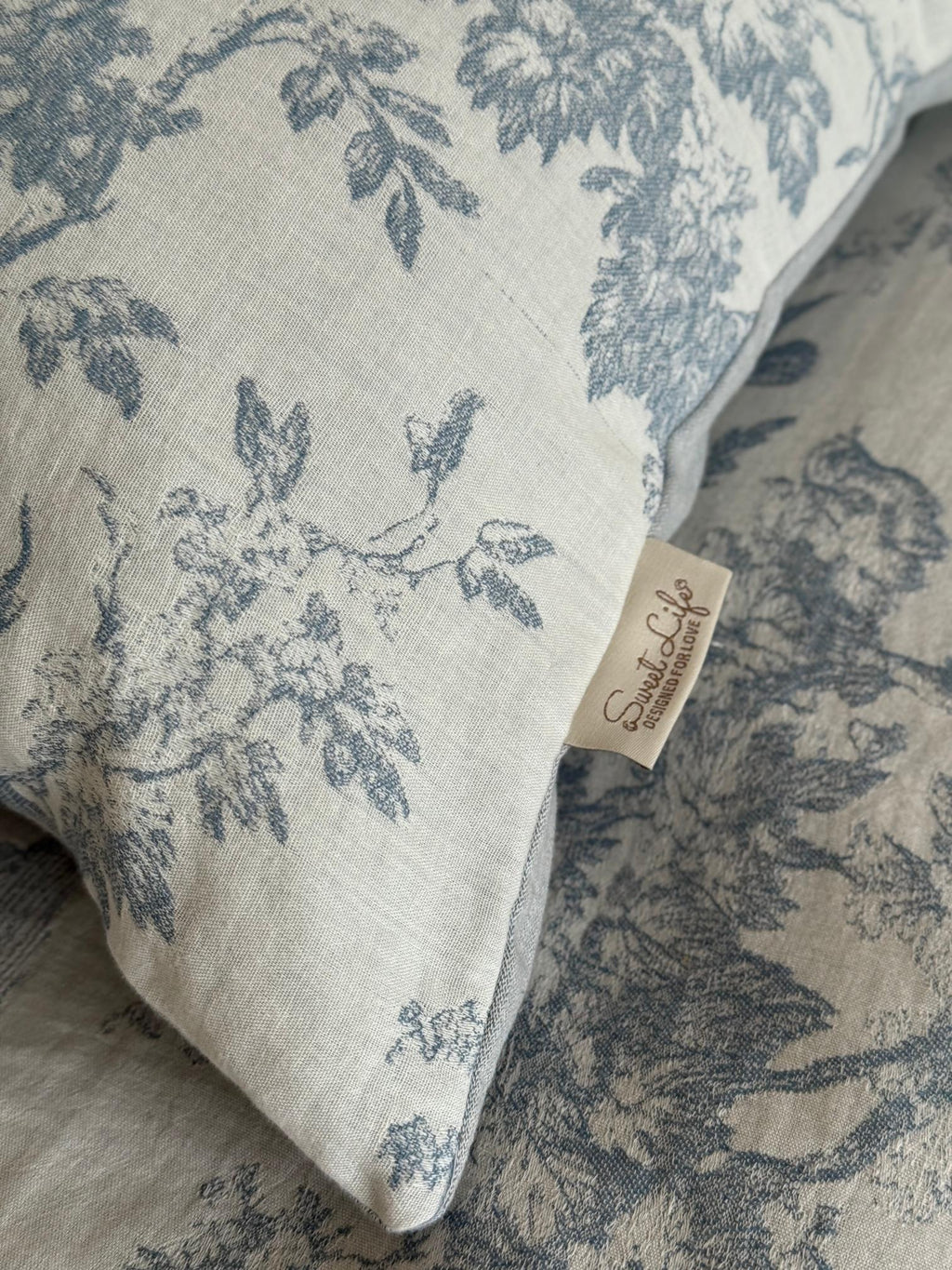 Quiet Manor Toile Ruched Bedding Set