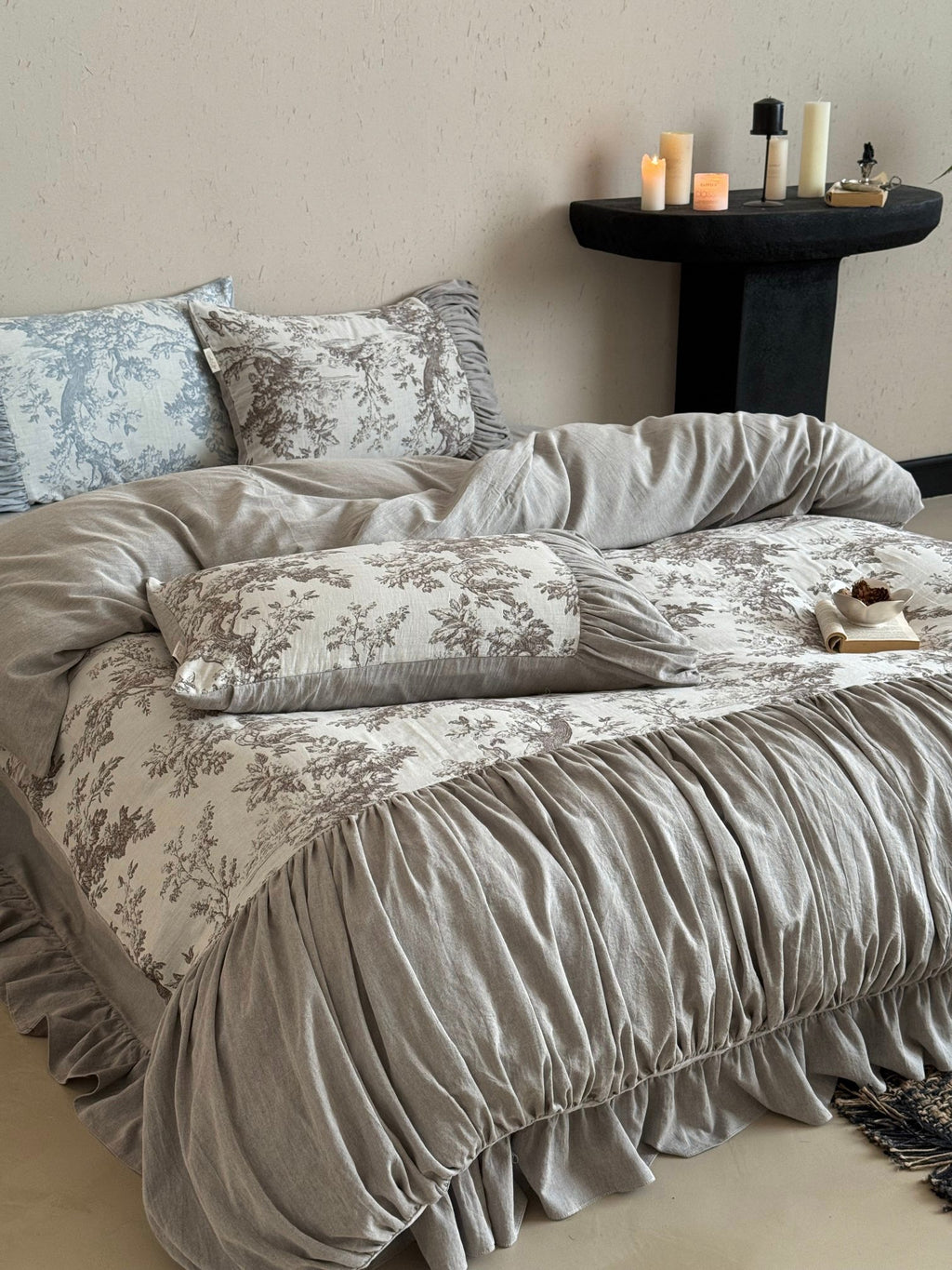 Heritage Meadow Toile Ruched Bedding Set