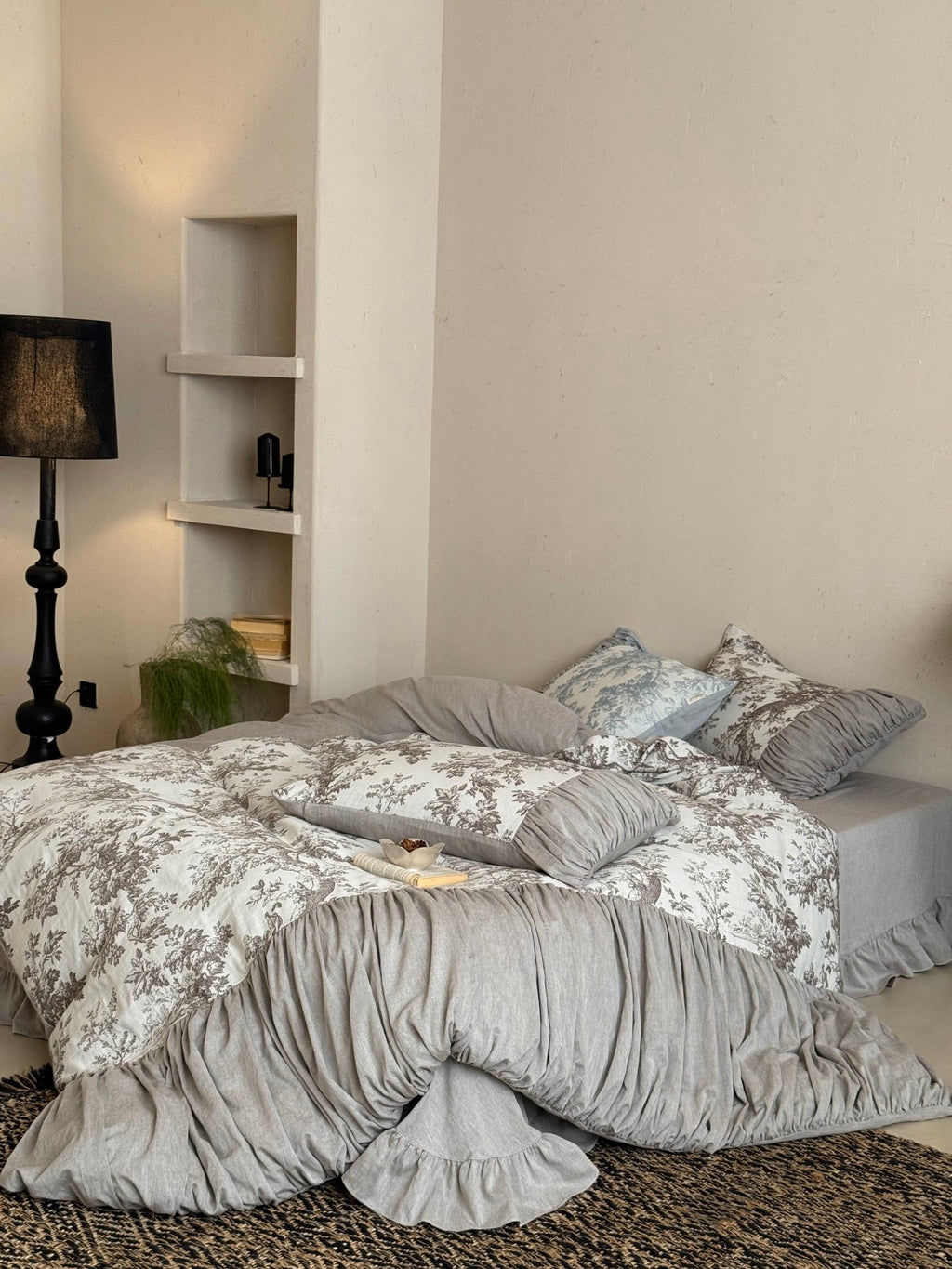 Heritage Meadow Toile Ruched Bedding Set