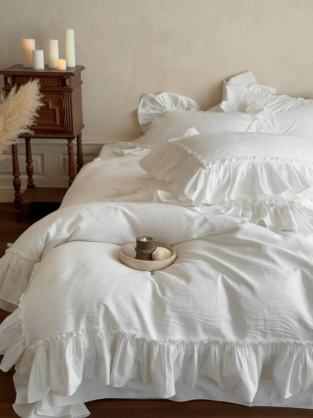 Soft-Grain Jacquard Cotton Ruffle Bedding Breezora