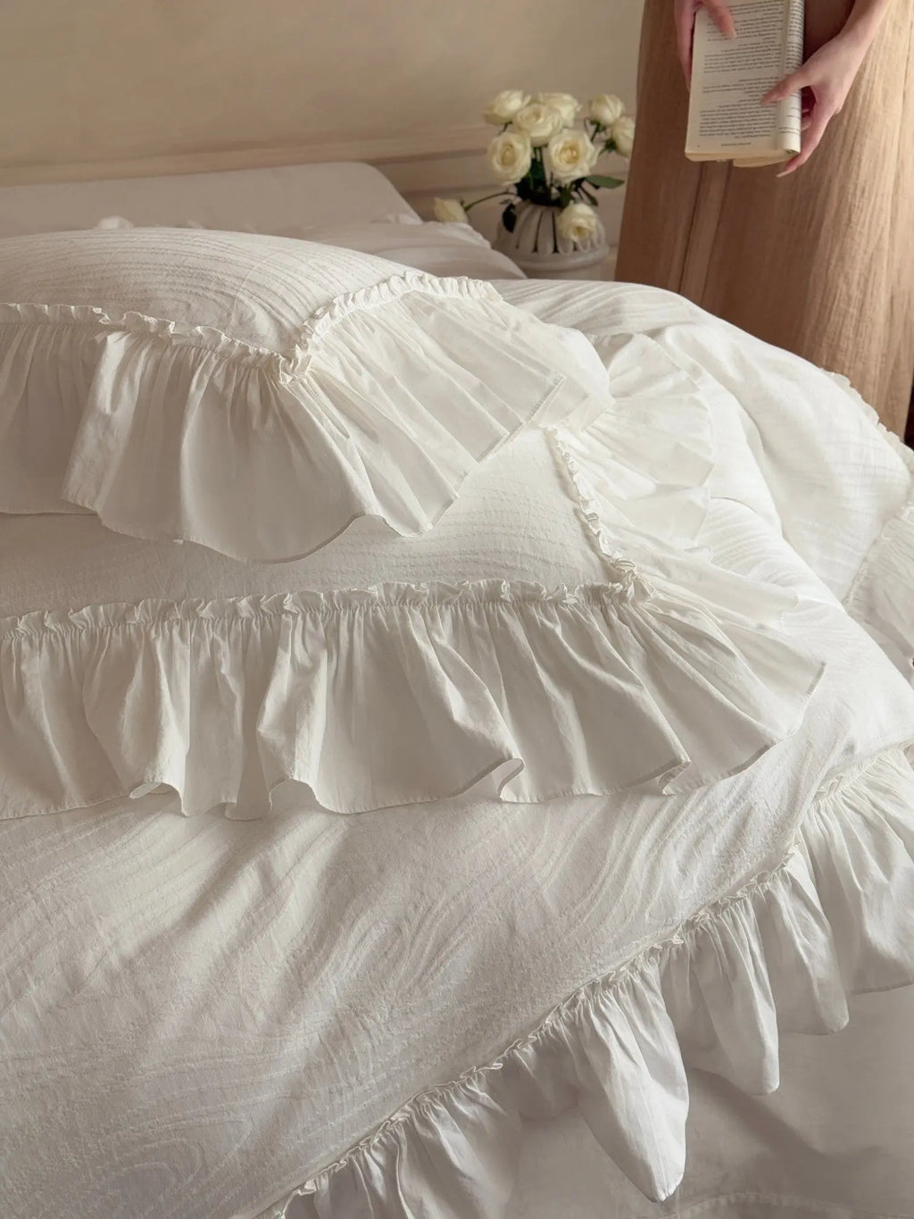 Soft-Grain Jacquard Cotton Ruffle Bedding Breezora