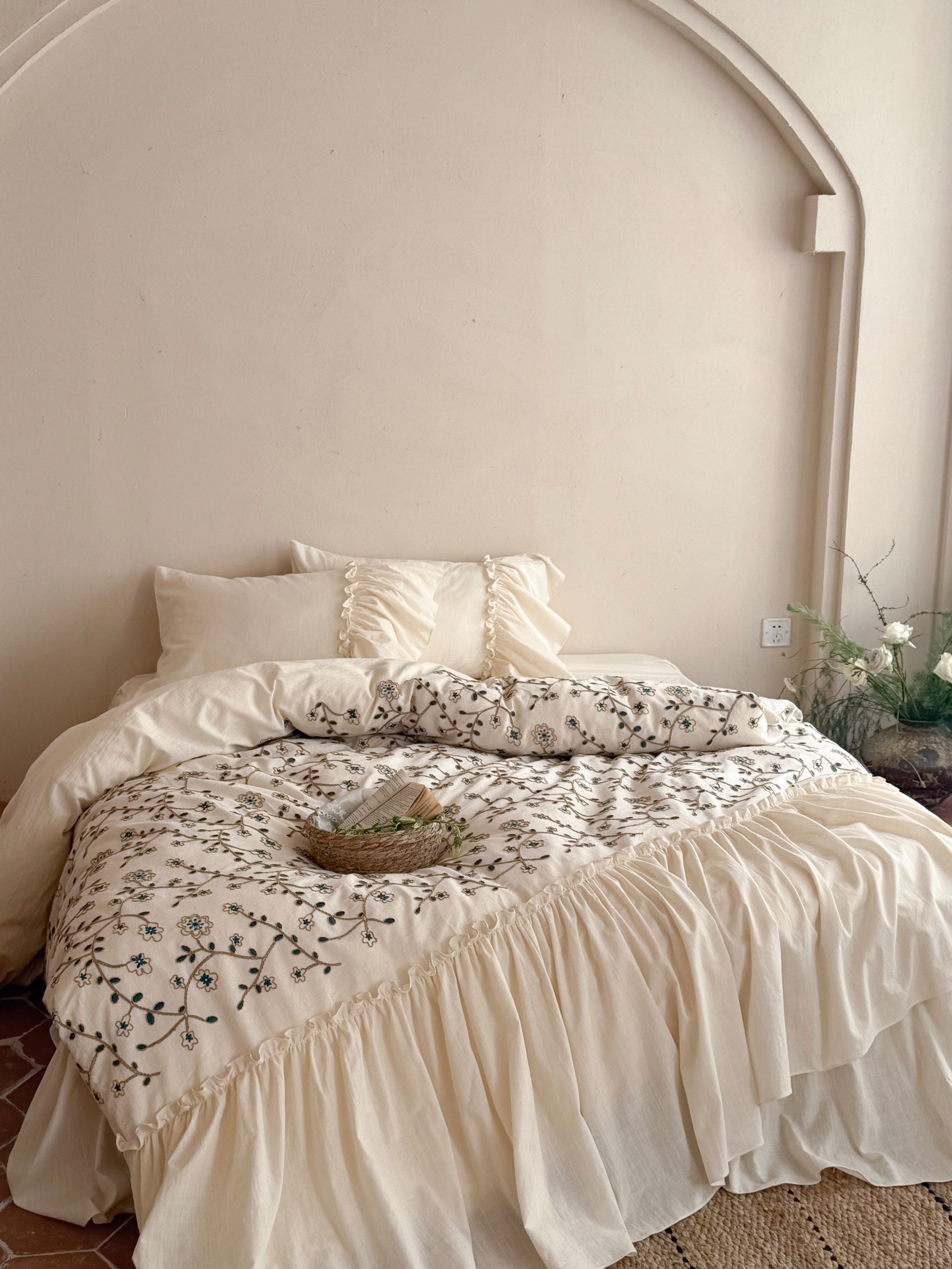 Willow Vine Embroidered Bedding Set original reference image 5